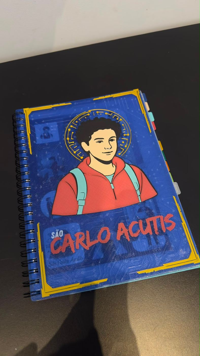 Caderno São Carlo Acutis com capa 3D